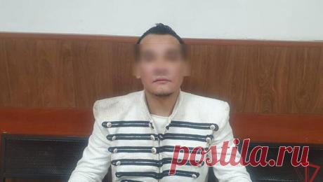 Ряженый гусар залез в театр по водосточной трубе ради чужих кроссовок. В Москве задержан мужчина в костюме гусара, который забрался в Театр Наций в Петровском переулке. Об этом сообщает Главное управление Росгвардии по Москве на официальной странице во &quot;ВКонтакте&quot;. Злоумышленник пытался ограбить ...