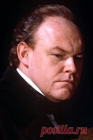 Тимоти Уэст, 20 октября, 1934