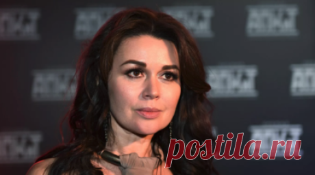 Педагог Васильева рассказала, как семилетняя Заворотнюк занималась музыкой. Музыкальный преподаватель Валентина Васильева рассказала, что впервые увидела Анастасию Заворотнюк, когда будущей актрисе было семь лет. Читать далее