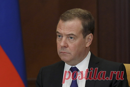 Медведев пообещал проблемы недругам России. Зампред Совета безопасности Дмитрий Медведев заявил, что недруги России, пытающиеся загубить экономику страны, «еще пожалеют». Медведев подчеркнул, что страна должна развивать производство там, где это еще не сделано. Он отметил, что задача выполнима, учитывая, что солидарность и взаимовыручка всегда помогали России.