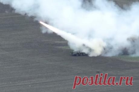 «Украина.ру»: ВС РФ ударили из РСЗО по резервам ВСУ в Благодатовке. Под ракетно-артиллерийский обстрел попали также пункты временной дислокации украинских военных под Синьковкой и Петропавловкой.