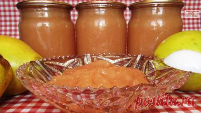 Повидло из айвы В сезон созревания айвы готовлю из нее несколько видов варенья и, конечно же, ароматное повидло для пирожков и пирогов.Ингредиенты:айва – 2,5 кг.;сахар – 1 кг.;вода – 750 мл.;лимонная кислота – 1 ч.л.Приготовление:Берем спелую айву, очищаем ее и режем дольками или кубиками. Заливаем айву...