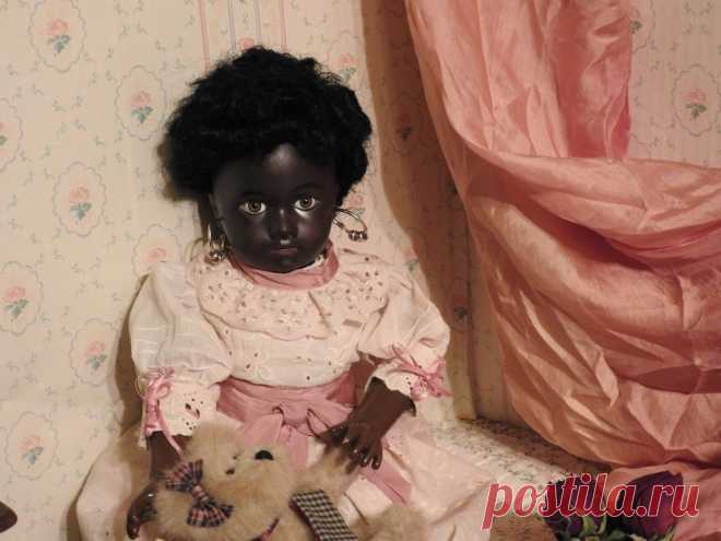 Very beautiful french AT doll by Yuliya Skari  | eBay Doll hand made porcelain head was painted 5 times white porcelain to deep brown(almost black) tone,for create black-american doll.She has dark brown eyes and human hand made wig.This beauty has a composition french doll body(created looks like antique). | eBay!