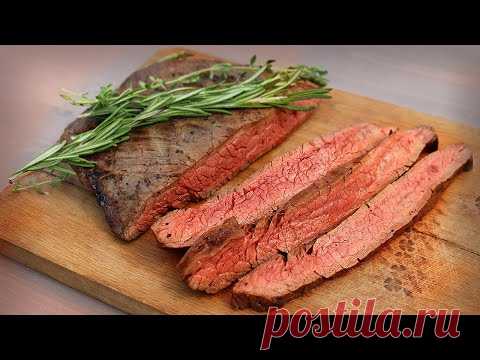 СТЕЙК ИЗ МРАМОРНОЙ ГОВЯДИНЫ НА СКОВОРОДЕ. С КАРТОФЕЛЕМ И ГРИБАМИ. 4К.