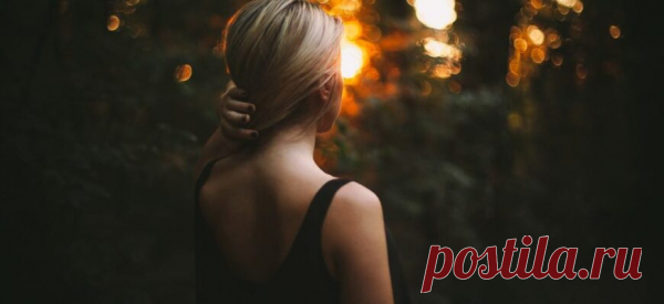 Владимир Маяковский — А все-таки
Улица провалилась, как нос сифилитика. Река — сладострастье, растекшееся в слюни. Отбросив белье до последнего листика, сады похабно развалились в июне. Я вышел на площадь, выжженный квартал надел на голову, как рыжий парик. Людям страшно — у меня изо рта шевелит ногами непрожеванный крик. Но меня не осудят, но меня не облают, как пророку, цветами […]
Читай пост далее на сайте. Жми ⏫ссылку выше