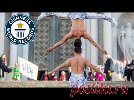 Наибольшее количество ступенек, преодолённых с балансирующим на голове человеком