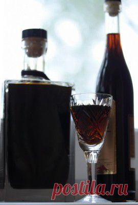 Итальянский ореховый ликёр "Ночино" ("Nocino).