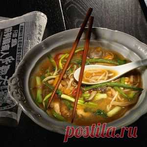 Лапша удон с курицей, вешенками и зеленым луком рецепт – супы