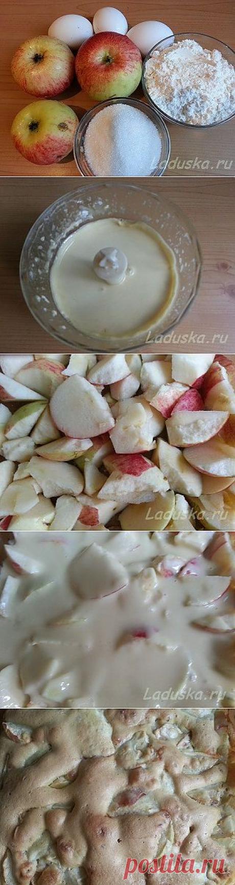 Шарлотка с яблоками