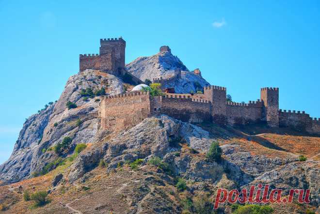 Генуэзская крепость
Горы. Судак, Крым, Россия