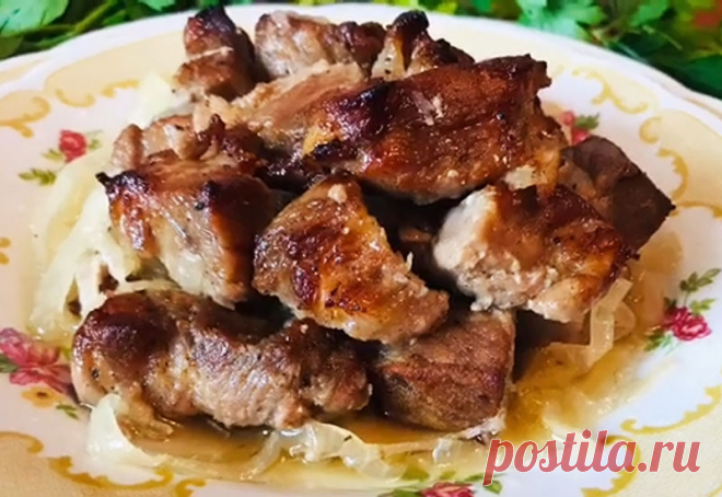 Вкуснейший шашлык в духовке: Готовим на луковой подушке Когда не сезон для выходов на природу, а хочется себя побаловать нежным...