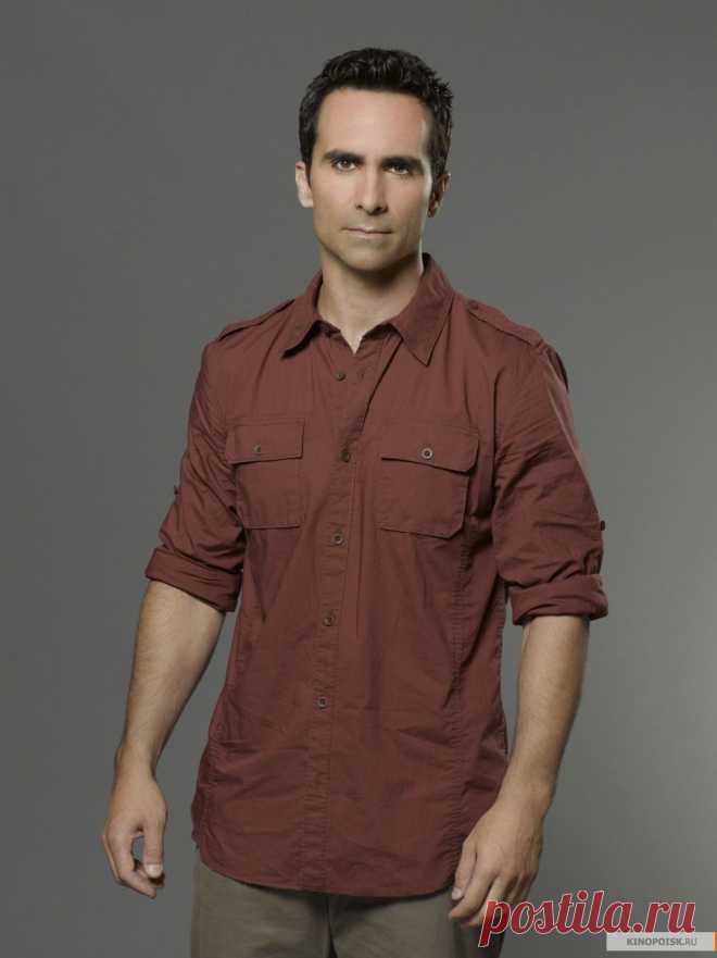 Нестор Карбонелл (Nestor Carbonell)