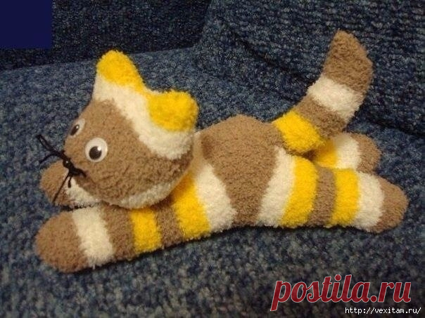 Игрушечные котики из махровых носков