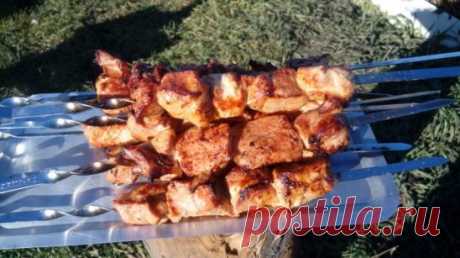 Шашлык из свинины. Автор - Вероника
https://cookpad.com/ru/recipes/6273209-shashlyk-iz-svininy
