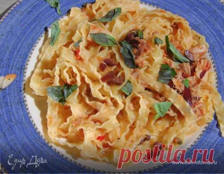 Паста путанеска с тунцом . Ингредиенты: фестонате, тунец консервированный, помидоры консервированные в собственном соку Путанеска — такая паста, в которую добавляется то, что есть под рукой. Это может быть сыр, помидоры, лук, чеснок, стебель сельдерея, грибы, артишоки — все, что вам нравится. Главное — не переварить...