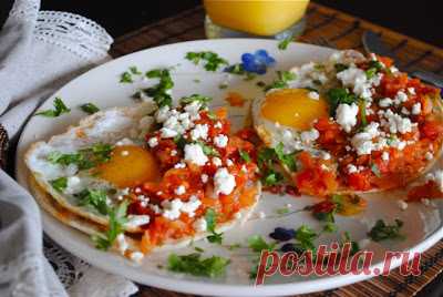 Яичница по-мексикански (huevos rancheros)