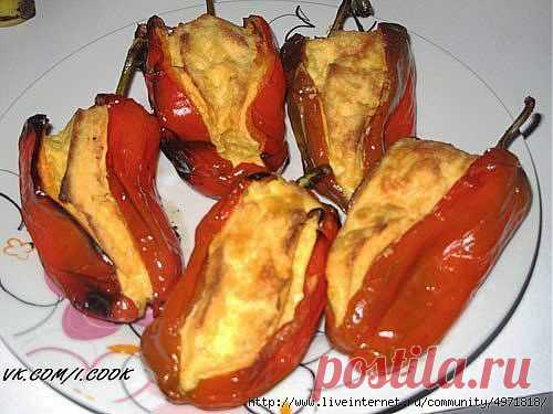 🍴ПЕРЦЫ, ФАРШИРОВАННЫЕ СЫРОМ 😋.