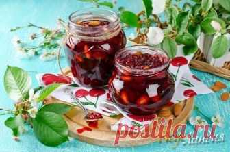 Вишневое варенье с яблоками и миндалем