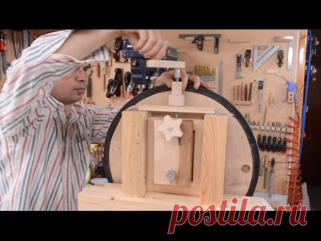 Big bandsaw build 3: Wheel mounts, blade tension, first cut