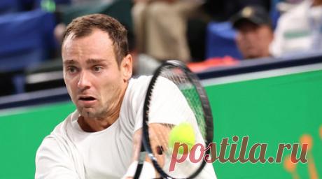 Сафиуллин проиграл Шелтону в третьем круге «Мастерса» в Шанхае. Российский теннисист Роман Сафиуллин не смог пробиться в четвёртый круг турнира серии «Мастерс» в Шанхае. Читать далее