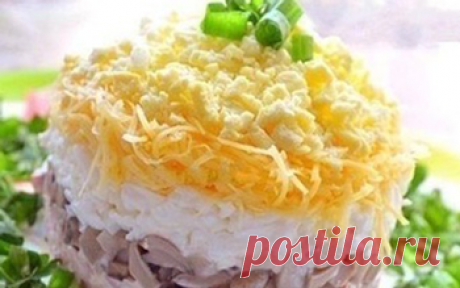 Куриный салат слоеный