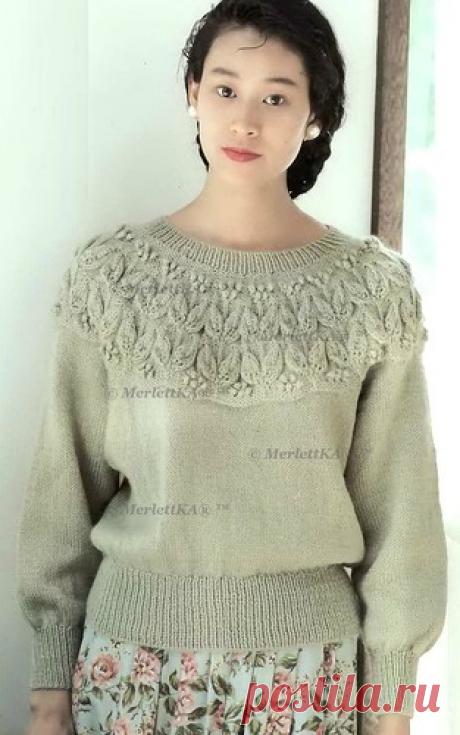 ЖЕНСТВЕННЫЙ ПУЛОВЕР СПИЦАМИ С ИЗЯЩНОЙ КРУГЛОЙ КОКЕТКОЙ (СХЕМЫ)