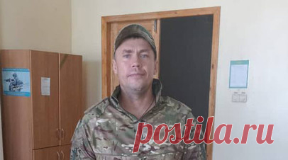 «Или наши условия, или в расход»: украинцы требовали интимные фото жены пленного из РФ в обмен на жизнь мужа. В начале февраля в сети появилась информация, что на Украине убит пленный российский боец, выходец из Томска Алексей Мотуз с позывным Молот. Державшие его в плену украинцы унижали и шантажировали семью Алексея в мессенджерах, а затем отправили жене и матери Мотуза якобы его фото с простреленной головой. Его родные всё ещё надеются, что снимок фейковый, а Алексей жив. RT поговорил с…