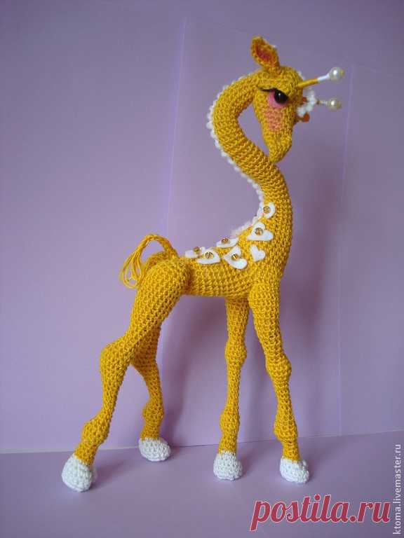 МК  Фафа влюблённая. Авторская работа вязания игрушки купить в интернет-магазине Ярмарка Мастеров по цене 240 ₽ – 4CII5RU | Материалы для кукол и игрушек, Самара - доставка по России МК  Фафа влюблённая. Авторская работа вязания игрушки в интернет-магазине на Ярмарке Мастеров. Ты откуда, крошка Фафа?
 Ах... иду  я от Жирафа...
Мастер-класс по вязанию игрушки 