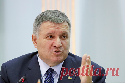 Аваков призвал украинскую власть быть адекватной. В ходе 12-го Киевского форума по безопасности бывший министр внутренних дел Украины Арсен Аваков обратился к украинским властям. Он попросил руководство страны адекватно реагировать на протестные акции и не использовать их в качестве основания для борьбы с оппозицией и ущемления свободы слова.