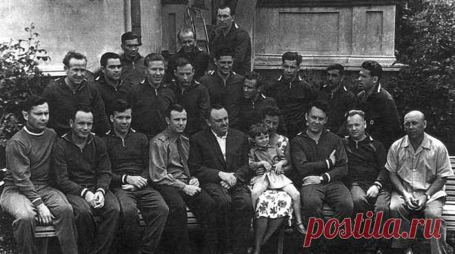 Первый отряд советских космонавтов. Сочи, май 1961 года
