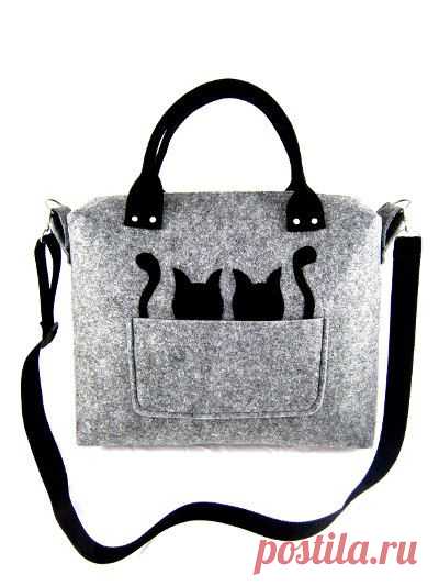 FELT BAG / chest / in hand / in shoulder / Chest & black cats / strap