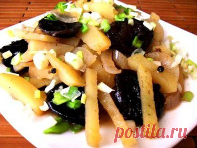 Картофель, тушенный с черносливом : Вторые блюда