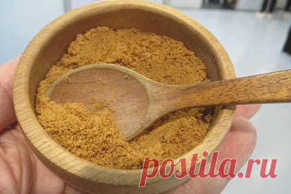 Россиянам назвали самый полезный сахар