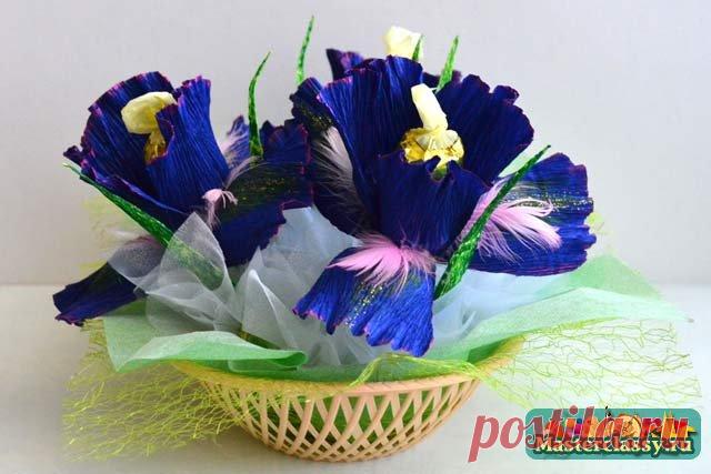 Подарки из конфет. Цветущие ирисы. Мастер класс с пошаовыми фото