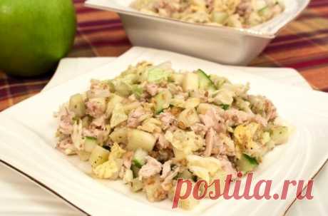 Салат с курицей и грецкими орехами / Простые рецепты