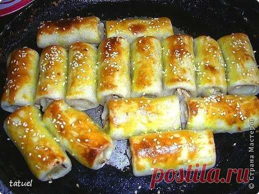 Закуска «гость на пороге» — вкусно и просто Сегодня рекомендую рецепт приготовления закусочных трубочек. Часто остается вареное куриное мясо. В этом рецепте мяса много не надо- хватило недоеденных остатков …
