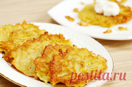 НУ ОЧЕНЬ ВКУСНЫЕ ДРАНИКИ ПО ПРОСТОМУ РЕЦЕПТУ! 

5 картошек
2 яйца
1 небольшой репчатый лук
2-3 ст. ложки муки
растительное масло
соль
черный молотый перец