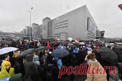 Против владельцев «Крокуса» подали новое заявление в СК. Юристы от имени 19 родственников погибших и пострадавших при теракте в подмосковном концертном зале «Крокус Сити Холл» подали новое заявление в Следственный комитет (СК) России. По словам адвоката, появились дополнительные аргументы виновности владельцев концертного зала. Речь идет о статье 238 УК РФ.