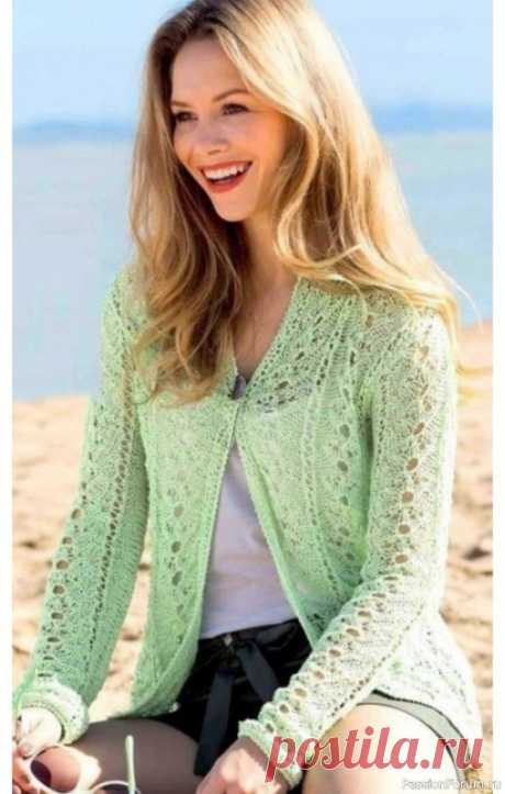 Кардиган узором из ажурных дорожек. Описание | Вязание для женщин спицами. Схемы вязания спицами Нежный, изящный, воздушный, словно невесомый женский кардиган.Размеры: 34/36 (38/40) 42/44.Вам потребуется:пряжа (55% хлопка, 25% полиамида, 20% шелка: 125 м/50 г) &mdash; 400 (450) 500 г нежно-зеленой;спицы № 4,5;крючок № 4;застежка-булавка цв. старого серебра (размер 80 мм).Узор 1:...