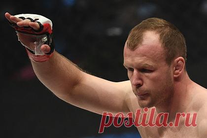 Харитонов назвал главную проблему проигравшего за 21 секунду Шлеменко. Российский боец смешанного стиля (MMA) Сергей Харитонов прокомментировал поражение соотечественника Александра Шлеменко на турнире RCC. По убеждению Харитонова, Шлеменко нечего делать в клетке с серьезными бойцами. «Вот как раз подраться с Магомедом Исмаиловым для него было бы идеальным вариантом», — подчеркнул он.