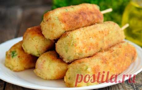 Картофельные палочки с сыром и беконом : Готовим по-домашнему Картофельные палочки готовятся достаточно просто. Для их создания можно специально отварить картофель, или использовать уже готовое картофельное пюре. В качестве начинки применяем сыр, в само же картофельное тесто...