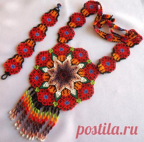 Mexican Huichol Beaded Peyote and Star Necklace and by Aramara | Proyectos que intentar