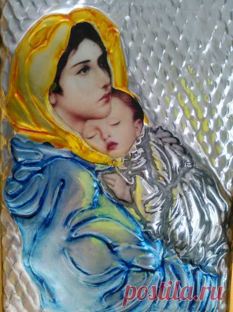 MADONA 
Imagen elaborada en alumnio repujado
