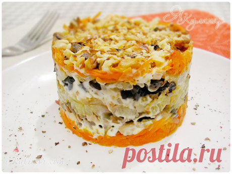 Слоеный салат с грибами, черносливом и орехами | Я кулинар