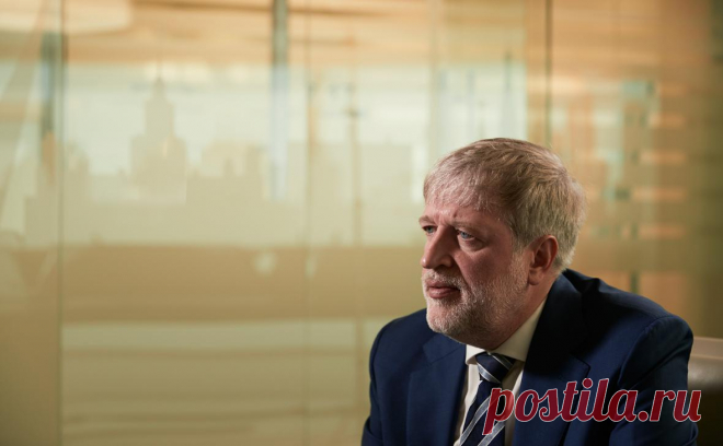 На Московской бирже сменился председатель правления. Юрий Денисов досрочно покинет пост председателя правления биржи, сообщила площадка. Вместо него временно руководить площадкой будет глава Национального расчетного депозитария Виктор Жидков