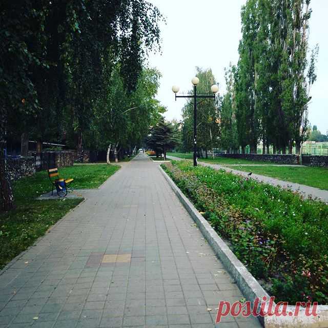 Прогулка по пустому утреннему городу – лучшая зарядка для пробуждения👍🏻 #city #town #город #follow #followme #followback #ifollowback #like #thepicoftheday #statigram #webstagram #pinstagram #twitter #instatweet #Россия #Russia #Курчатов #Курск #красиво #beautiful