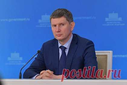 В России задумались о создании межрегионального автокластера. Власти России рассматривают возможность создания автомобильного кластера между Санкт-Петербургом, Ленинградской и Калужской областями, сообщил министр экономического развития страны Максим Решетников. Он рассказал, что проект пока находится на стадии разработки.