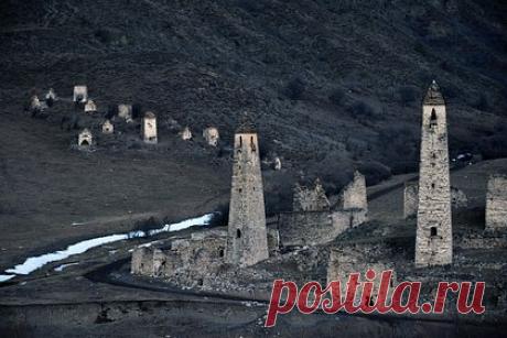 В Ингушетии займутся реставрацией древних памятников. В Ингушетии по указу главы республики Махмуда-Али Калиматова создали комитет по защите объектов культурного наследия. В пресс-службе руководителя региона рассказали, что работа комитета будет направлена на сохранение использования, популяризацию и охрану объектов культурного наследия Ингушетии.