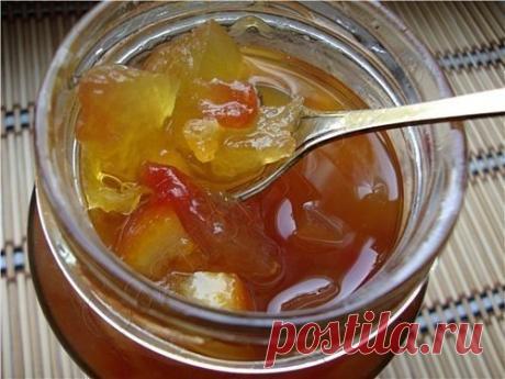 ЯБЛОЧНОЕ ВАРЕНЬЕ "КАРАМЕЛЬНЫЕ ДОЛЬКИ"
Ингредиенты:
яблоки антоновка=2 кг
сахара=1.5 кг
корица щепотка
Приготовление:
Яблоки помоем, удалим сердцевину.
Порежем на дольки толщиной 0,5-1 см.
Пересыплем сахаром, лучше послойно.
Оставить на 6-8 часов, чтобы яблоки дали сок.
Сока получается довольно много.
Затем ставим емкость с яблоками на огонь и нагреваем.
Яблоки лучше не перемешивать. Если есть такая необходимость, делаем это очень аккуратно, чтобы сохранить дольки .В основном просто время от