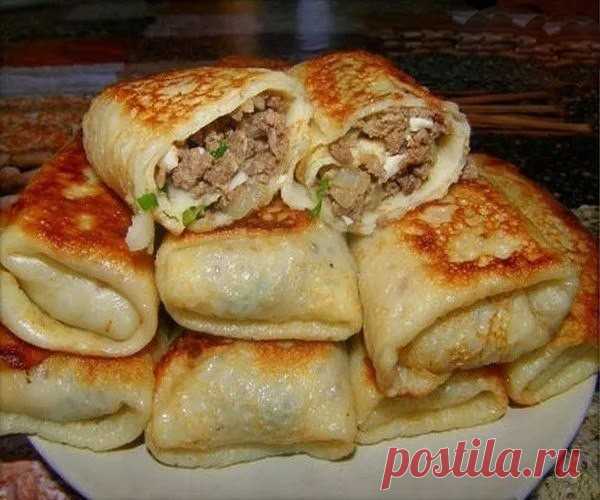 20 Самых вкусных начинок для блинчиков  20 Самых вкусных начинок для блинчиков 

1. Блины с начинкой из яиц 
Состав: 4 яйца, 50 гр. зеленого лука, 5-10 гр. укропа, соль. 
Отварить 4 яйца. Натереть вареные яйца на терку. Обжарить зеленый лук 50 гр. Укроп 5-10 гр. Соль по вкусу. 

2. Творожная начинка в блины 
Состав: Творог 500 гр., 1 желток яйца, 2 столовые ложки сахара, 50 гр. изюма. 
Берем творог, добавляем в него один желток, сахар, перетираем все с творогом. 
В получив...